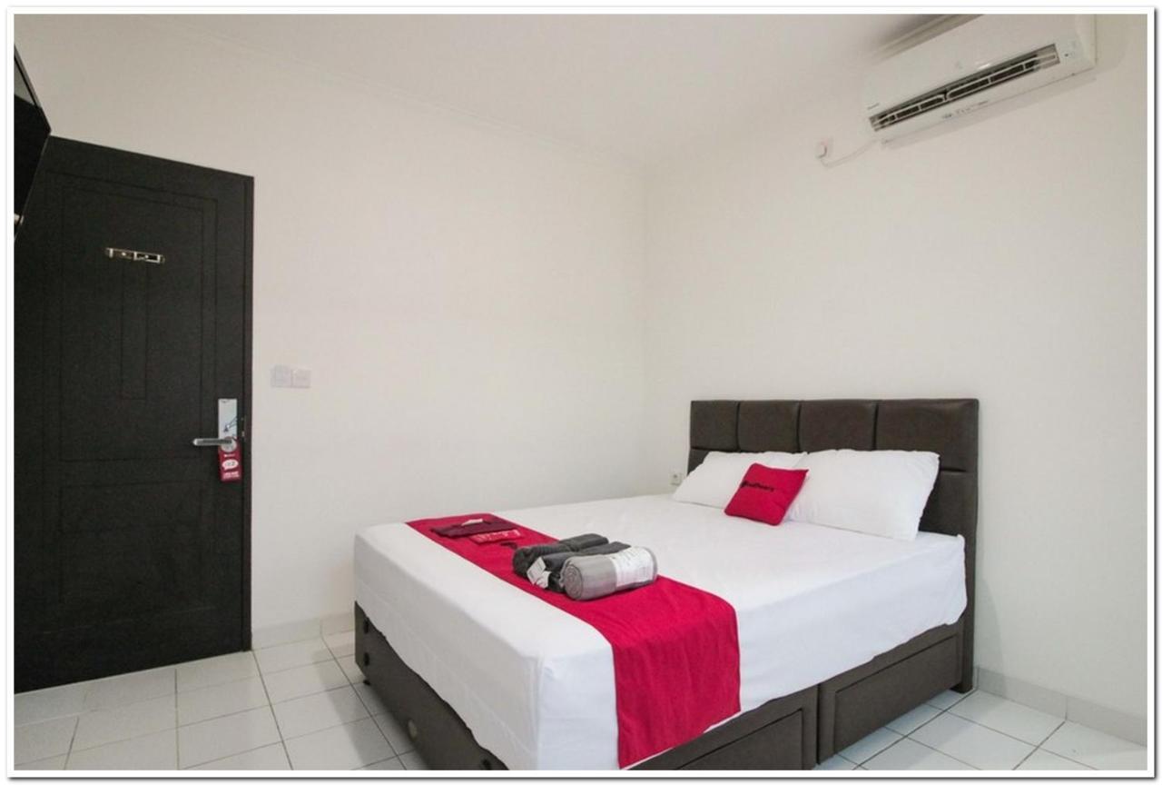 Reddoorz @ Ruko Itc Roxy Mas Hotel Jakarta Exterior photo